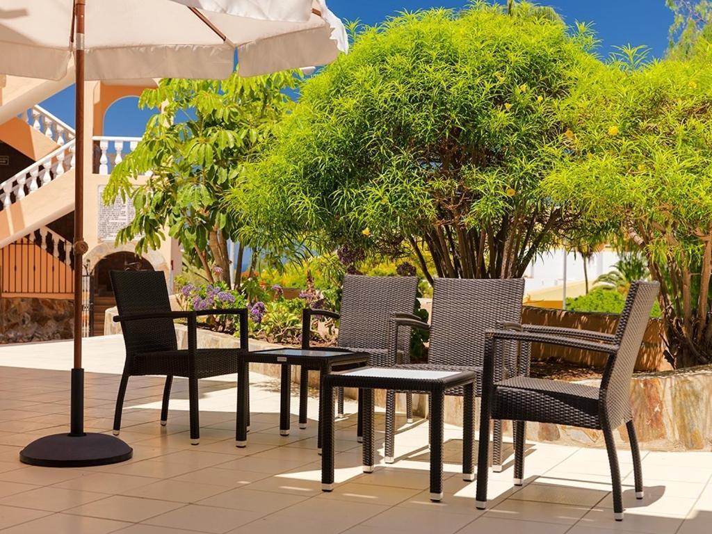 Paradise Court Aparthotel 2*